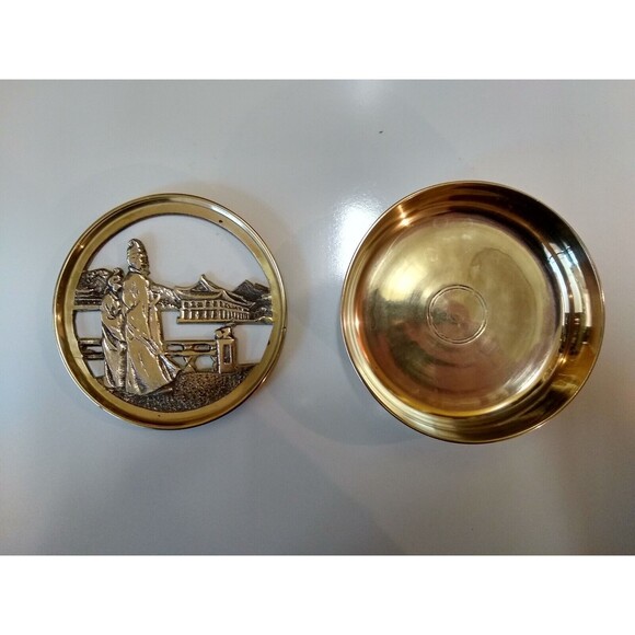 Decorative Korean Brass Ashtray w/ Removable Lid (Made in the Republic of Korea) - Picture 2 of 11